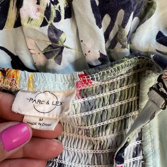 Parc & Lex Floral Romper Size M - Picture 10 of 11